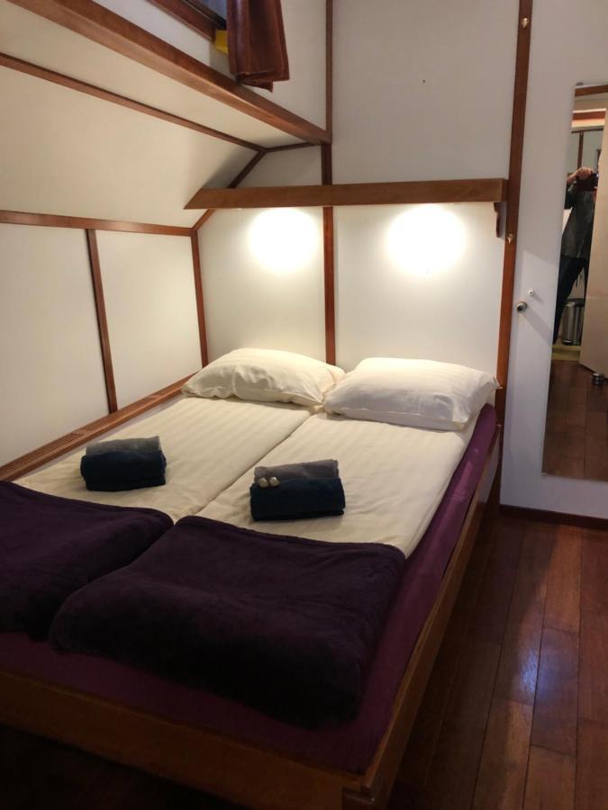 Hotelboot Zwaan อัมสเตอร์ดัม ภายนอก รูปภาพ