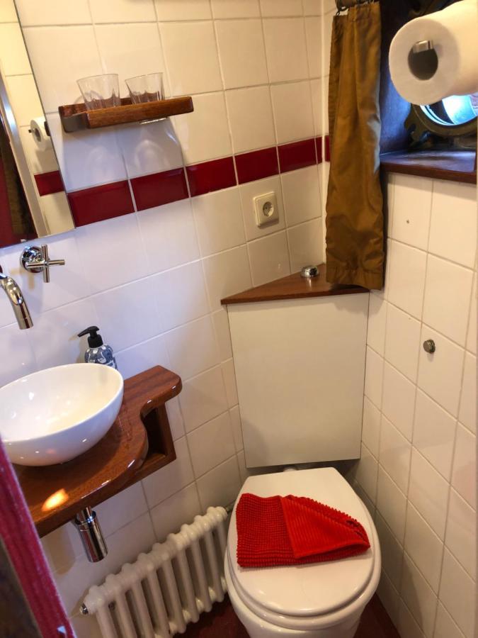 Hotelboot Zwaan อัมสเตอร์ดัม ภายนอก รูปภาพ