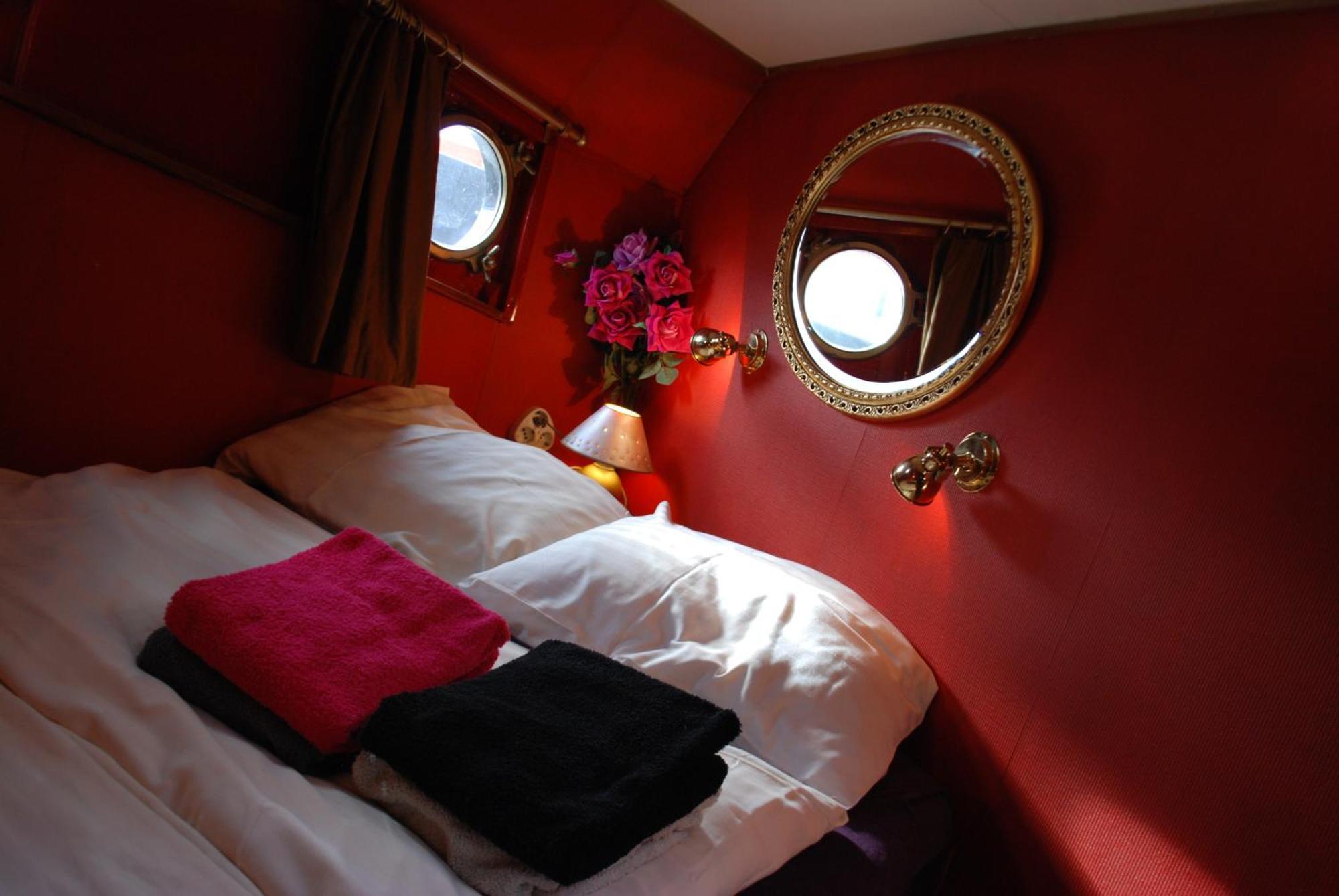 Hotelboot Zwaan อัมสเตอร์ดัม ภายนอก รูปภาพ
