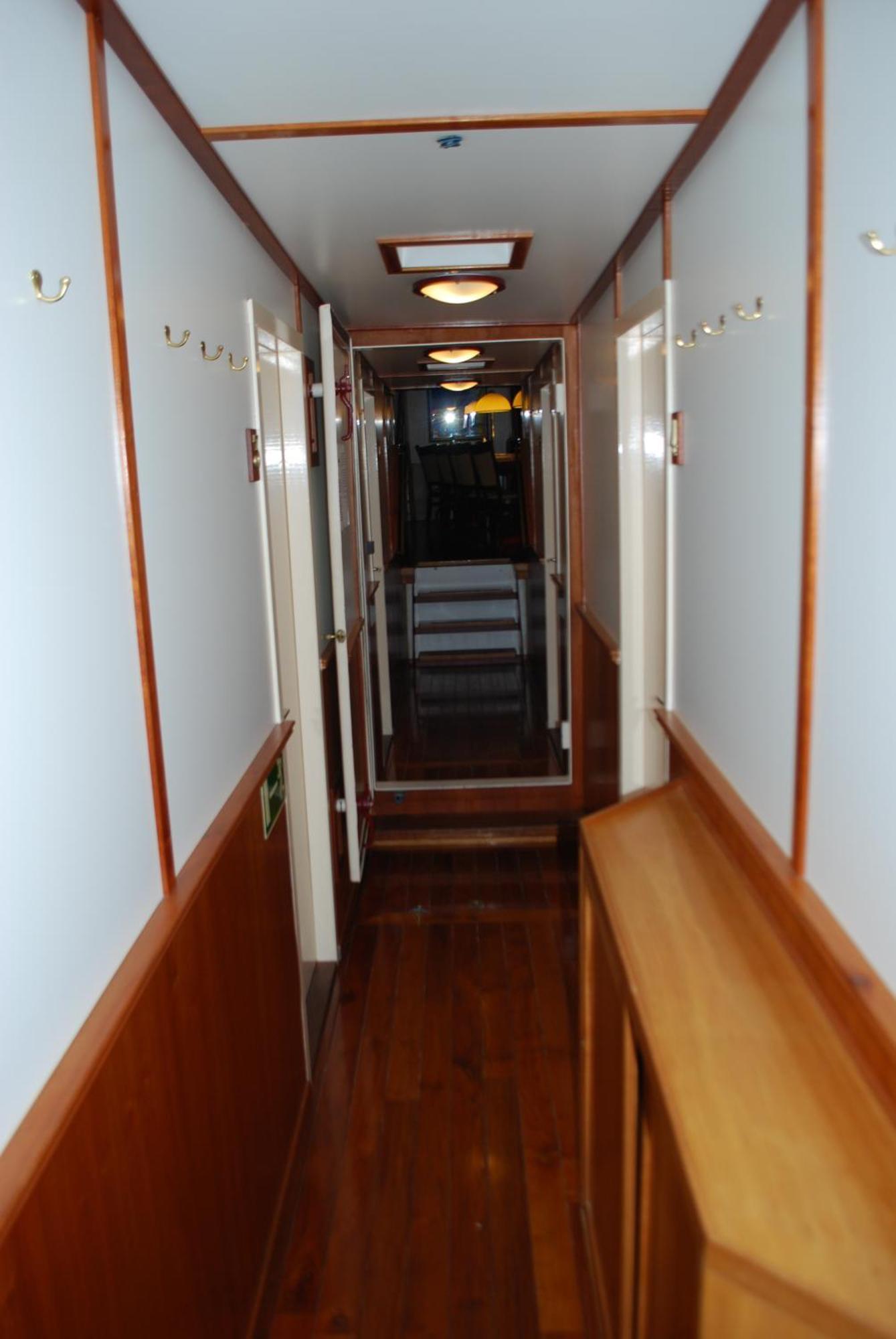 Hotelboot Zwaan อัมสเตอร์ดัม ภายนอก รูปภาพ
