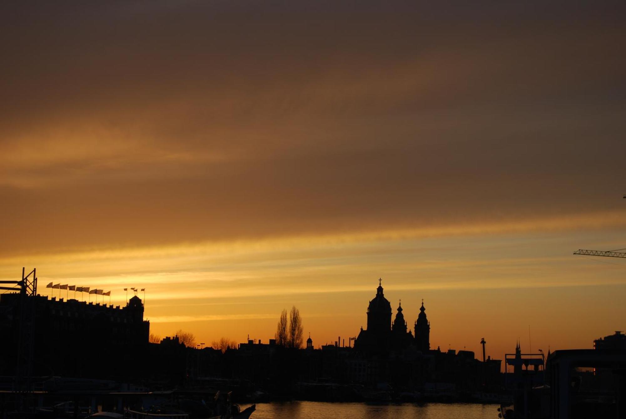 Hotelboot Zwaan อัมสเตอร์ดัม ภายนอก รูปภาพ